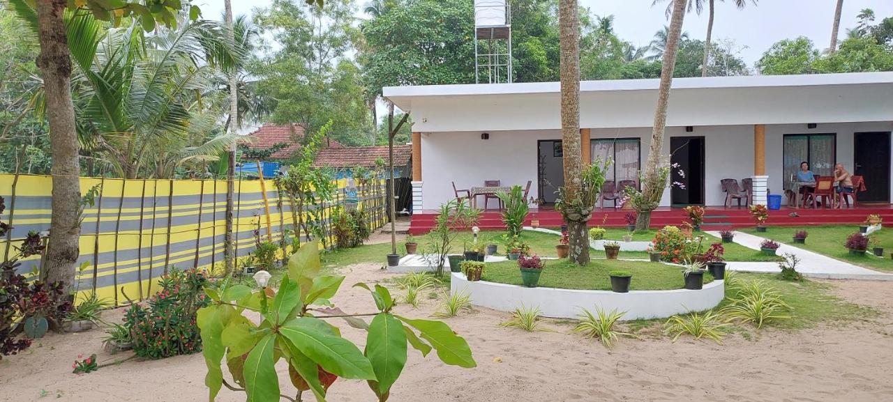 Marari Phoenix Beach Homestay Марарикулам Экстерьер фото
