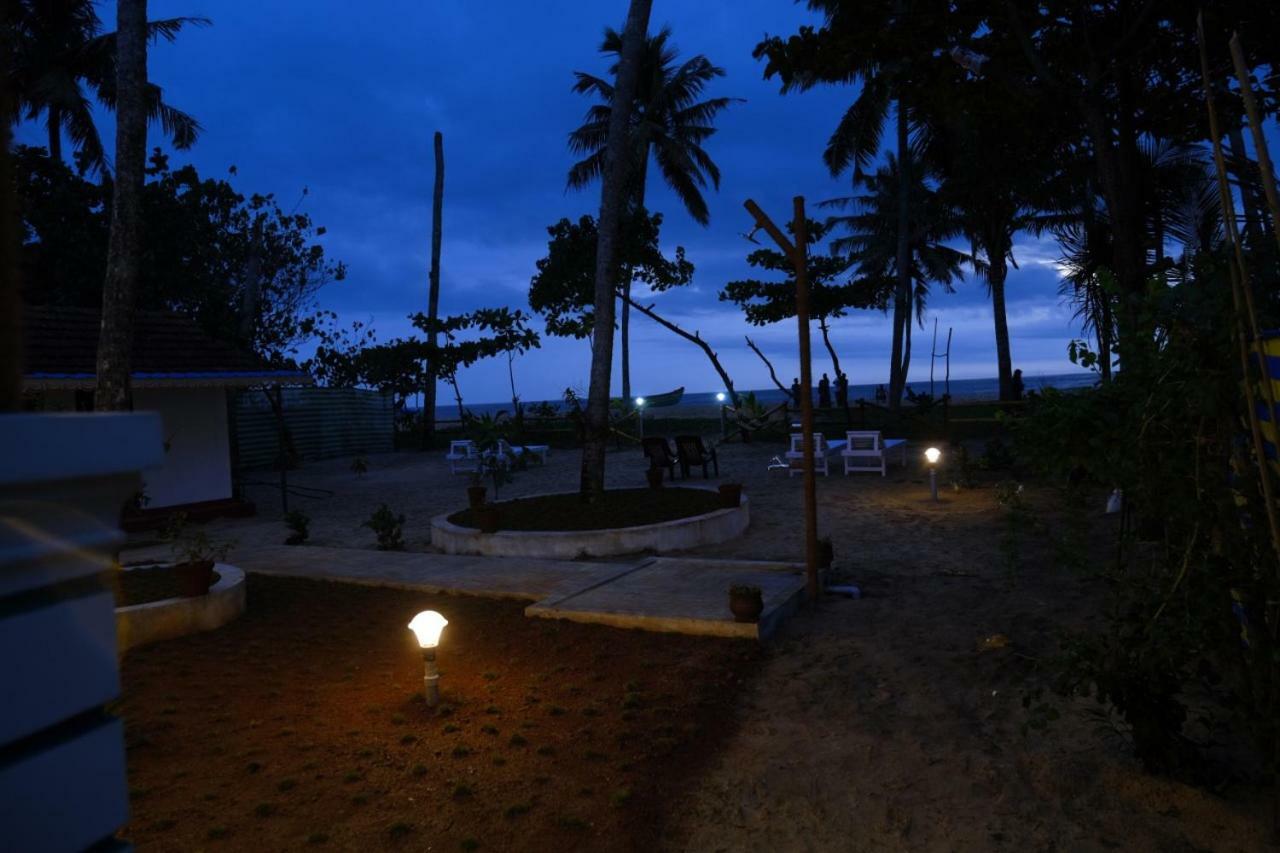 Marari Phoenix Beach Homestay Марарикулам Экстерьер фото